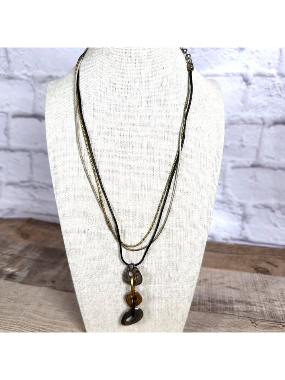 VTG Chicos Brutalist Metal Adjustable 3 Cord Necklace Gold Silver Boho Pendant - Picture 6 of 13
